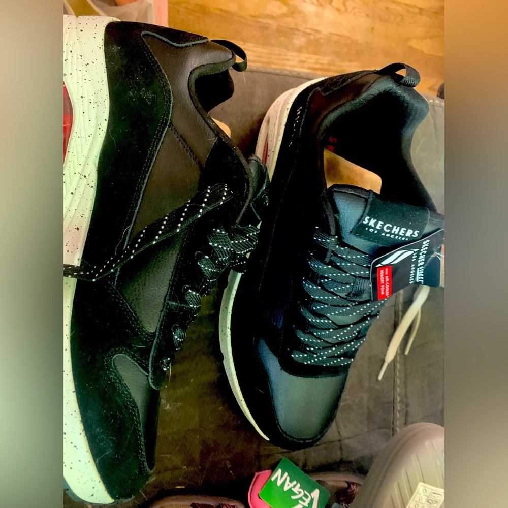 Men’s gym shoes size 10.5